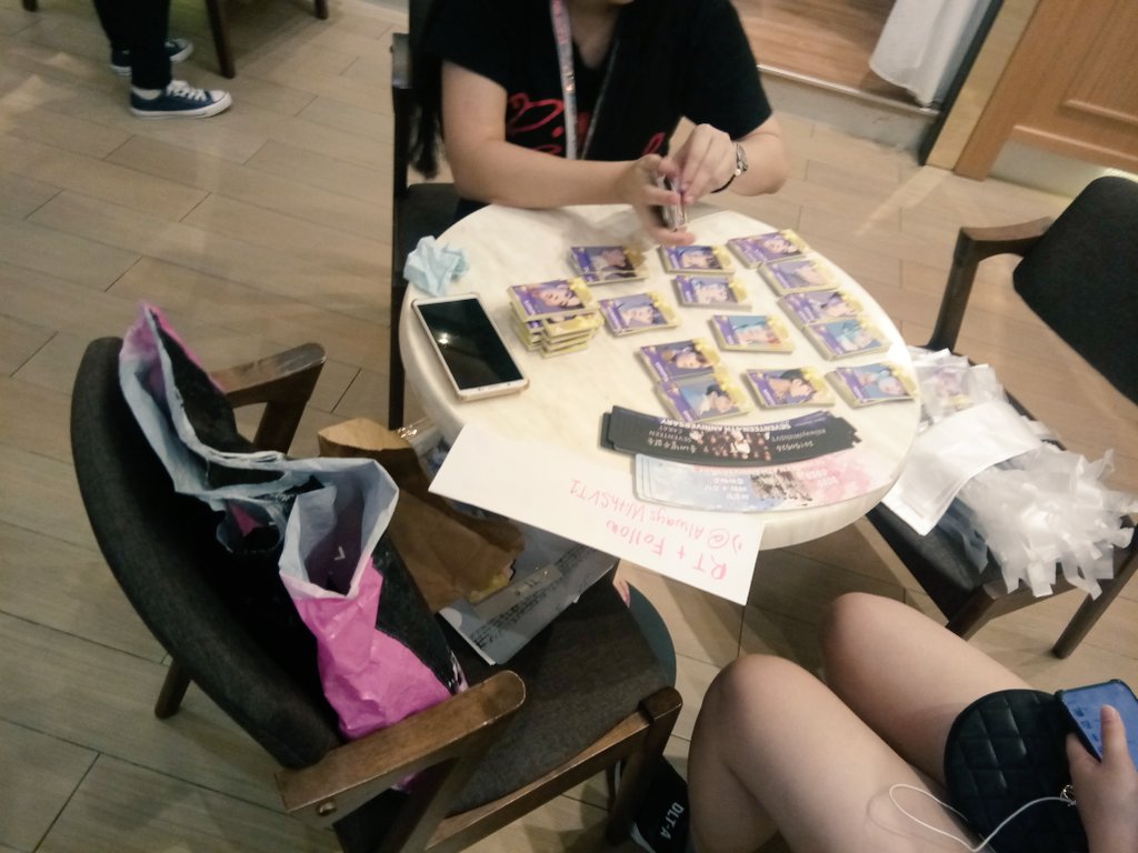 AlwaysWithSVT1's tweet photo. Day 2
Our admin already arrived find us take ur cup sleeve ๐๐
#PRINCES_OF_GEMINI
#AlwaysWithSVT
#JUN #ๆไฟ่พ #ๆ้กบ่ฃ #์คํ #ํธ์
#SEVENTEEN #CARAT #์ธ๋ธํด #SEVENTEENINKL #SEVENTEENINMY https://t.co/G8Lbq3iOAU