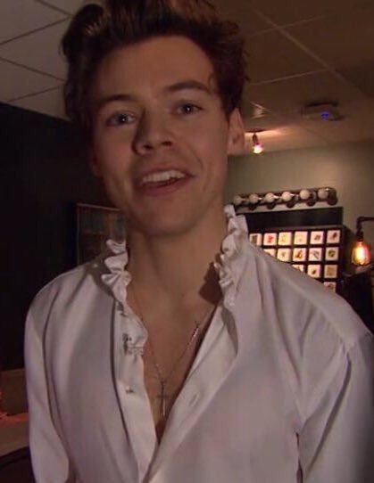 7Osharry's tweet photo. These two photos of Harry literally scream prince Eric. https://t.co/KOPMvn1ReE