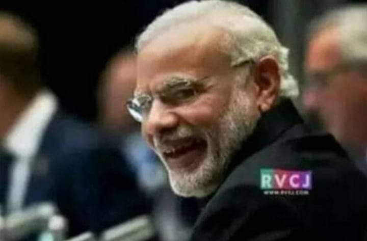 SatyamTiwari002's tweet photo. जयललिता की मौत पर गये, तो शशिकला के सर पर हाथ रखा था•आजतक जेल में है•!🙄

सऊदी ने सर्वोच्च सम्मान दिया,वोट इज़रायल को दे दिया•!😜

दिन में 3 बार "पूज्य बापू" बोलते हैं•••
और मूर्ति पटेल जी की बनवा दी••! 😂😂 आजकल मुस्लिमों पर दिल आया है• ख़ैरियत तो सब है साहेब•!!!😀😂😁 https://t.co/zSXbemi7VL