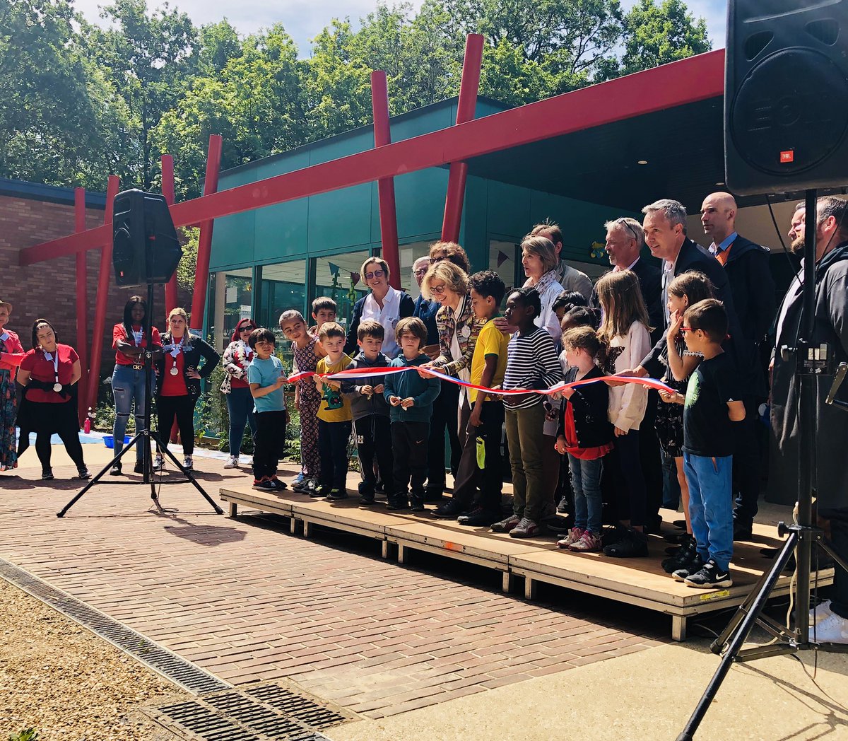 Marie-Carole Ciuntu (@mcciuntu) on Twitter photo Inauguration de l’extension du centre de loisirs du Parc à <a href="/VilleSucy/">Ville de Sucy</a> lors de la fête de fin d’année. Ce nouveau bâtiment permet :
🍭 la disparition de tous les bungalows
🍭l’augmentation de la capacité d’accueil du centre
🍭une meilleure répartition des enfants selon les âges. Inauguration de l’extension du centre de loisirs du Parc à <a href="/VilleSucy/">Ville de Sucy</a> lors de la fête de fin d’année. Ce nouveau bâtiment permet :
🍭 la disparition de tous les bungalows
🍭l’augmentation de la capacité d’accueil du centre
🍭une meilleure répartition des enfants selon les âges.