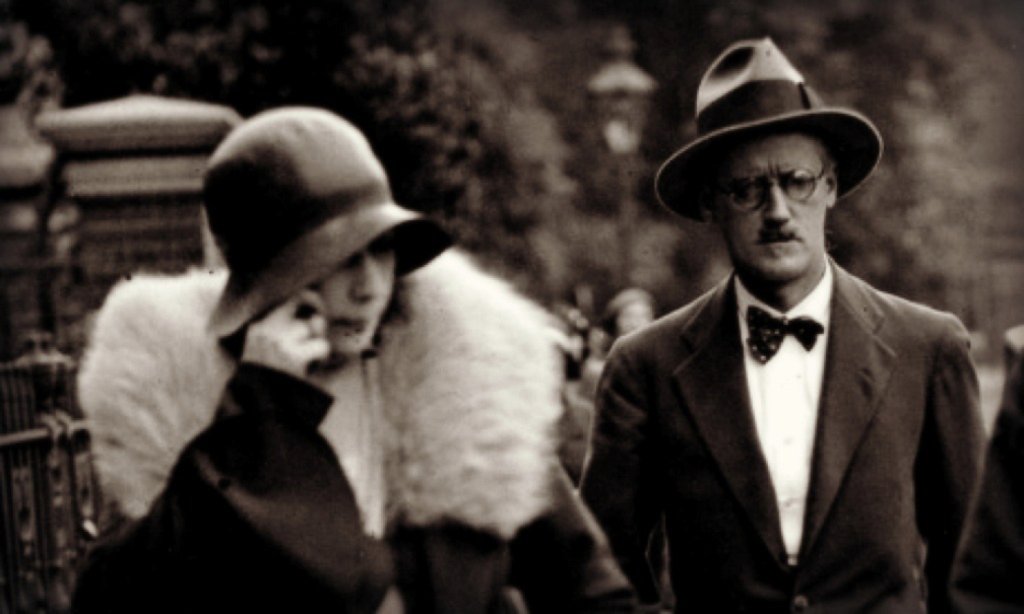  #Otd 1904:  #Bloomsday! Novelist & poet  #JamesJoyce had 1st date with Nora Barnacle in  #Ringsend,  #Dublin. It became the date on which everything takes place in his 1922 novel Ulysses, which is set on 16 June 1904! Named after main character Leopold Bloom!  https://en.wikipedia.org/wiki/Bloomsday 