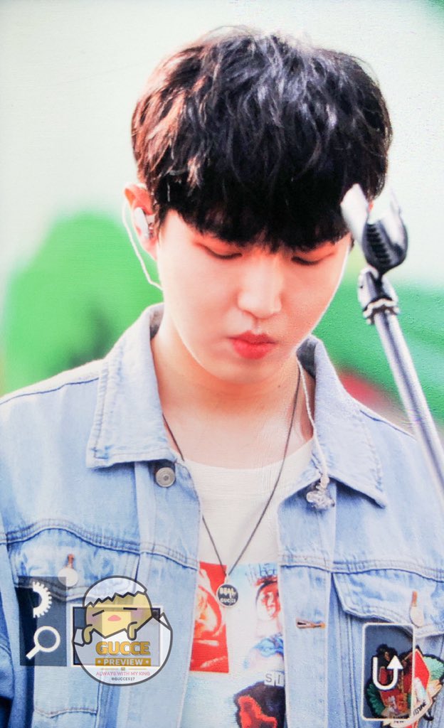 GUCCE527's tweet photo. 190616 서울 뮤직 파크 페스티벌

#김재환 #재환

뽀둥깅,, 체고야😂😂 https://t.co/pHiRGuACIO