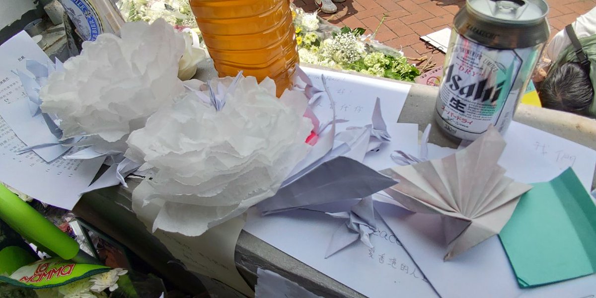 Hong Kong Free Press On Twitter People Leave Flowers