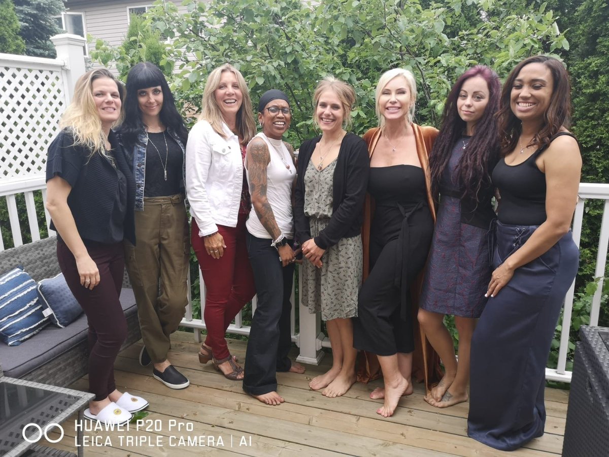 JacquiChilds's tweet image. #elavated afternoon ✌
#highteaparty 🌱