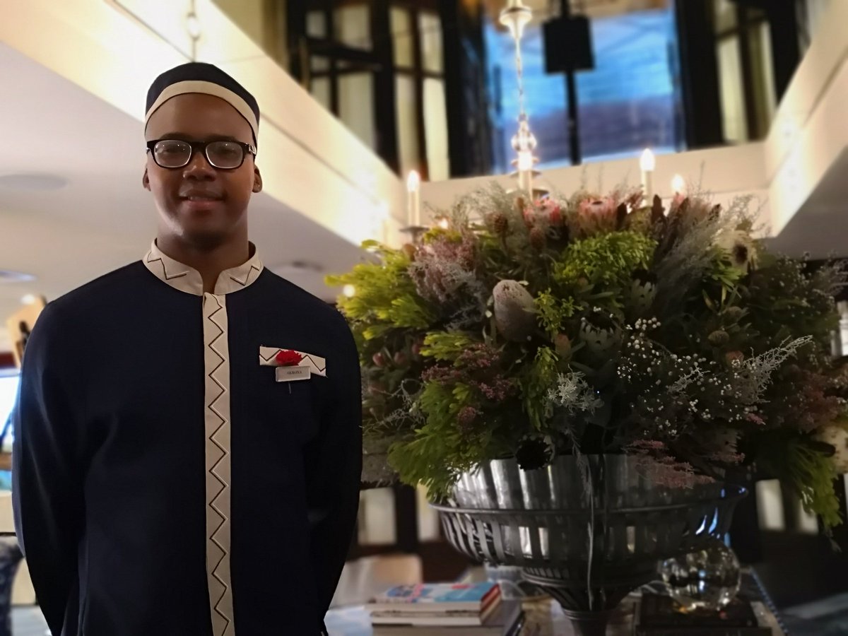 12_Apostles's tweet photo. Happy Youth Day!! Akhona started with us more than 5 years ago as an #AmyFoundation Intern and is now a very valuable member of our 12A family!
#YouthDay #12ApostlesHotel #Changinglives #ChangeTheDay #LetsTreadRight https://t.co/YjJOmNp7JF