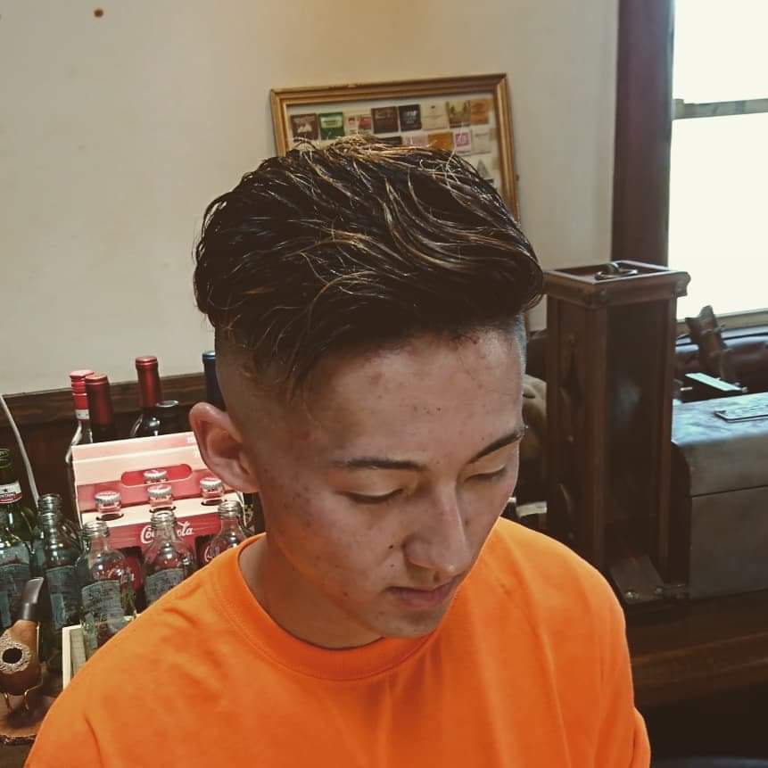 Hillbilly Cat Toshi モリタ氏のツーブロスキンフェード ツーブロック ファッション アメカジ 木更津美容室 ナチュラルヘア メンズ髪型 君津美容室 メンズショート 刈り上げ 富津美容室 散髪屋hillbillycat メンズヘア メンズ