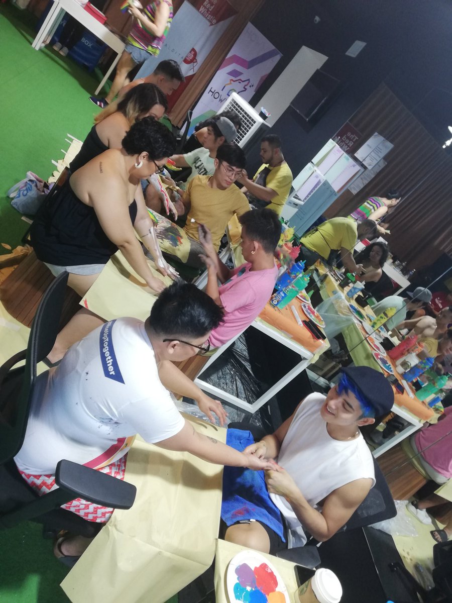 TheRedWhistle's tweet photo. Happening right now!

DAY 2 of Project Headshot Clinic! 🏳️‍🌈

#FreeLovePH 
#ResistTogether 
#FuelTheLove #ExtinguishTheStigma 
#ProjectHeadshot

@StrokesMNL @malditastore https://t.co/TSkTHBk2T0