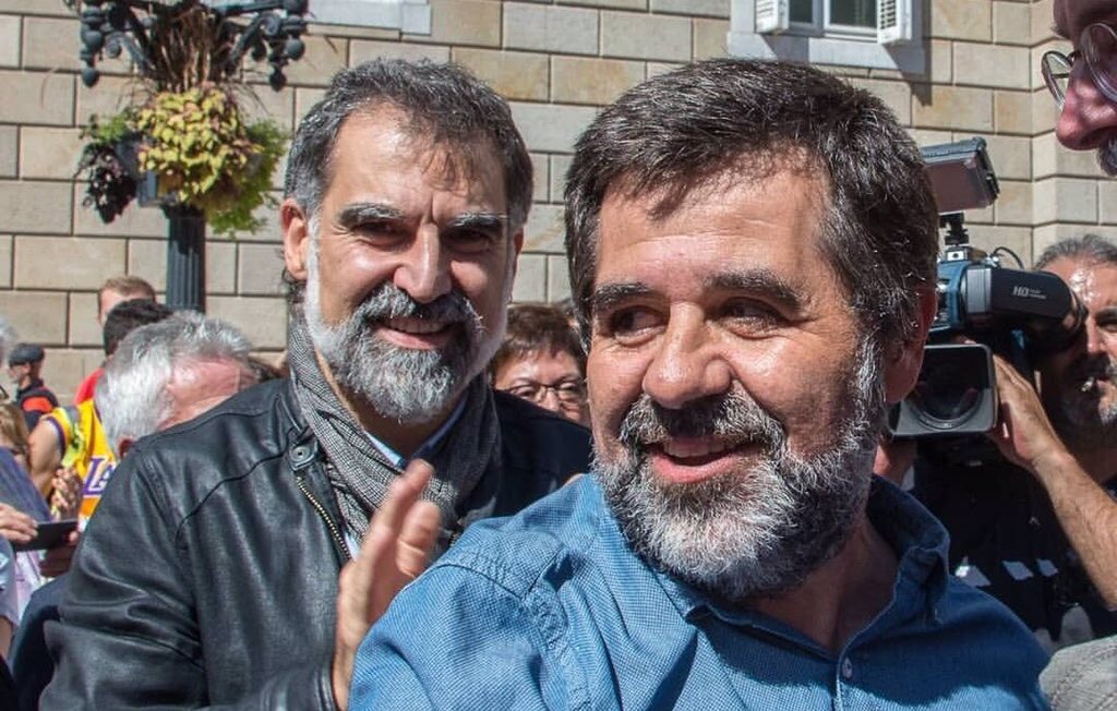 20 MESOS DE PRESÓ ‼️

Aviat és dit!

Separat de la Susanna, l'Oriol, la Clara i l'Abril; separat dels pares, separat dels amics i de tantes altres coses

Malgrat el càstig, els ideals intactes i la convicció més forta encara. Llum als ulls i força al braç!

#absolució #freeTothom