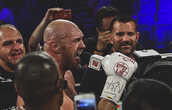 🇺🇸 Apollo Creed style entrance

💨 Dodges punches like The Matrix

🥊 Finishes Schwarz in 2 rounds

🎤 Performs ‘I Don't Want To Miss A Thing’

🗣 Confirms Wilder rematch

🤝 Invites Schwarz to train in England

🎶 Sings ‘American Pie’ in post-fight presser

👑 <a href="/Tyson_Fury/">TYSON FURY</a>.