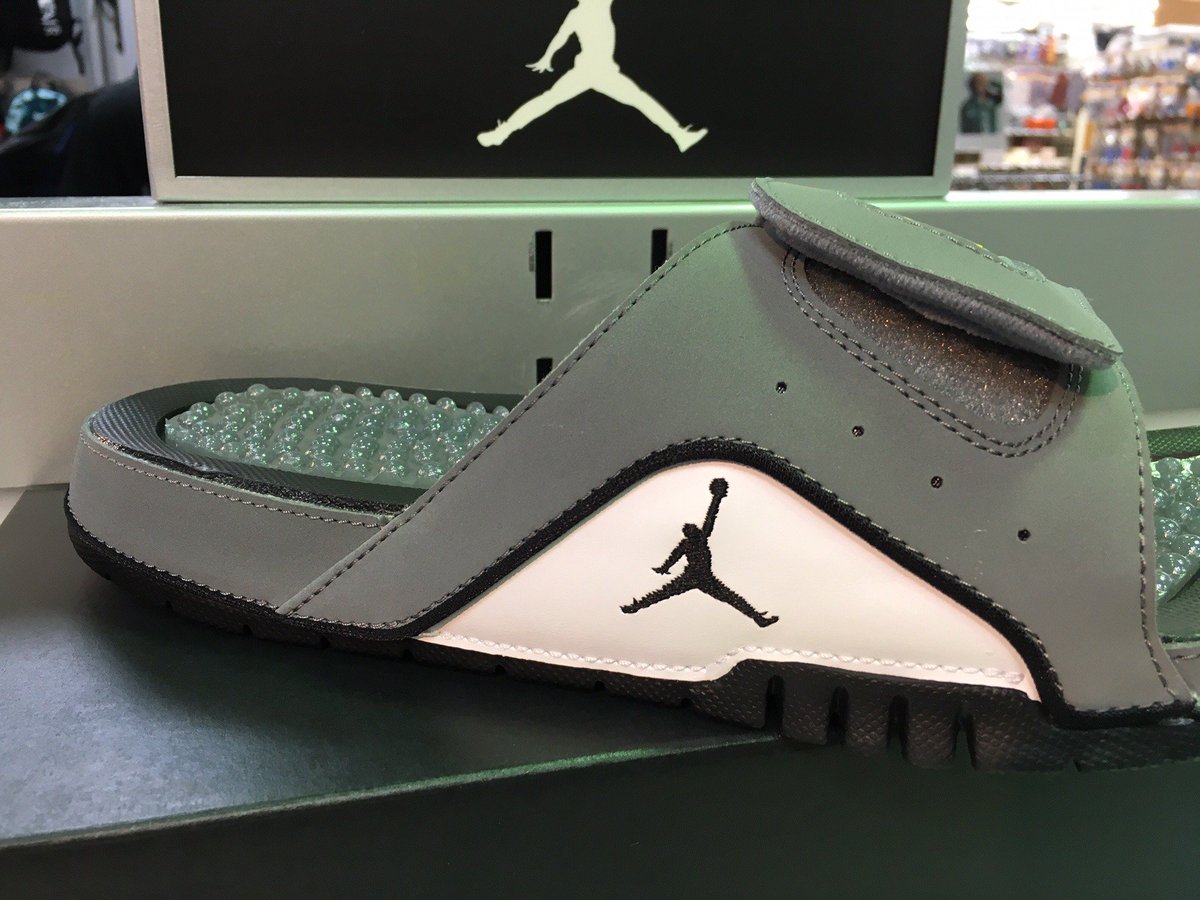 gallery2basket's tweet photo. 【新商品入荷】JORDAN HYDRO IV RETRO(532225-007)
https://t.co/7YxZpkQbeQ
#gallery2 #ギャラリー2 #ギャラ2 #michaeljordan #jordan #airjordan #ジョーダン #エアジョーダン #サンダル #ジョーダンサンダル #jordanhydro #jordanhydro4 #jordanslide #jordanslides #jordanbasketball #jordanbrand https://t.co/8fu1lNygES