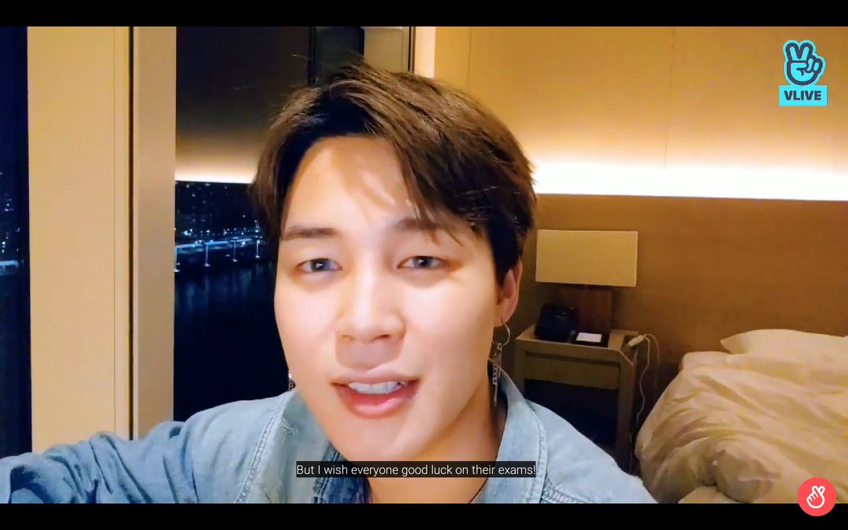 nkayye_'s tweet image. JIMIN READ MY CHAT ON VLIVE 🥰💘💝💖💗💓💞💕❤🧡💛💙💜💟 IM SO HAPPYYY HE WISHED ME GOOD LUCK