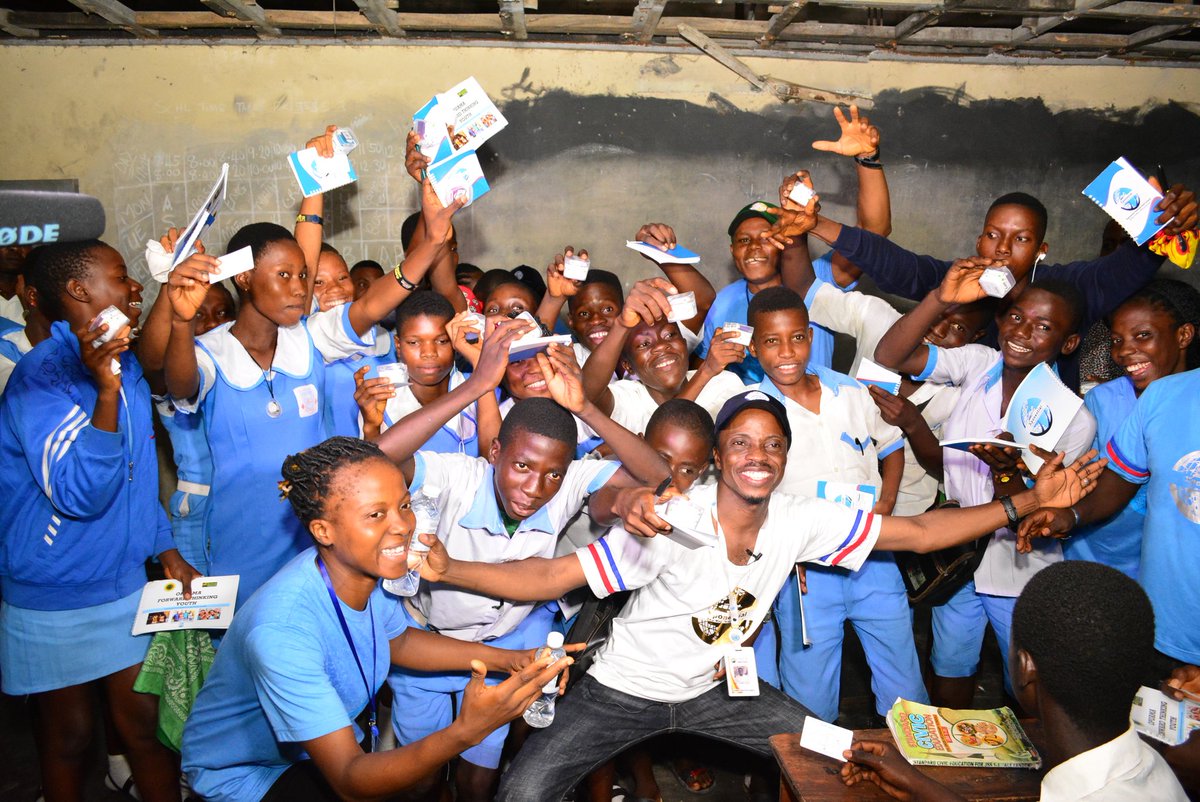 CecyConsult's tweet photo. Every child is valued. The team reached out to children of Opuama community, inspiring them and urging them to follow their dreams. "Don't be limited by your present circumstances. If you can dream it, you can make it" - @DrJayeoluwa 
#OpuamaMedicalOutreach
#CecyHealthConsult https://t.co/WgCAAVzQ82