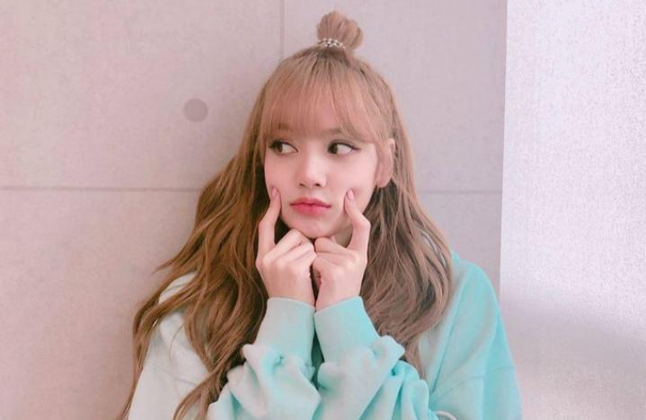pai16_llX's tweet photo. 21m แร้วน่ะพี่ลิซ่า ปิ้วๆๆ~🎉🎊
เก่งมากๆเรย🤗😍😘💕 #LISA #LalisaManoban #LISA21MPARTY https://t.co/MSelPSSf66
