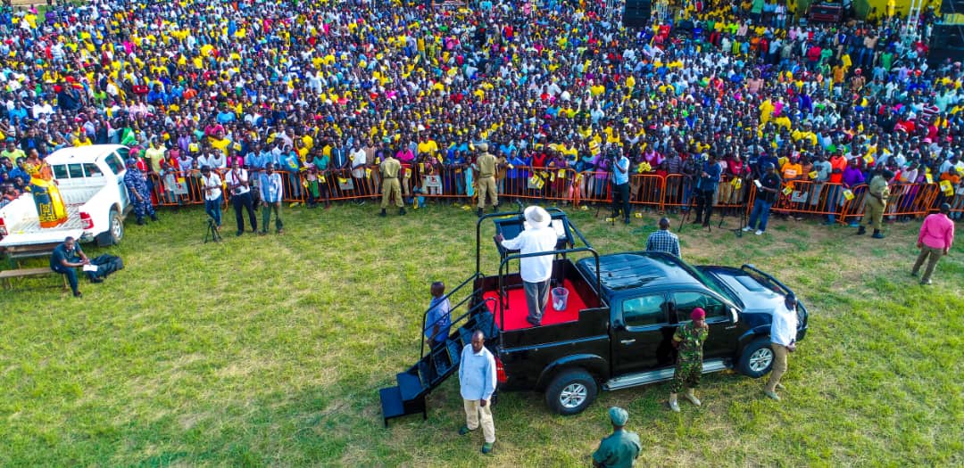 KagutaMuseveni's tweet photo. Spoke to the people of Katakwi at Obulengero Primary School grounds, Okulonyo Sub-county, Usuk County. This sub-county gave the NRM the highest number of votes in Teso sub-region in the 2016 elections, reason I came to thank it's residents. #M7WealthCreationTour https://t.co/pLD2tE5eFm