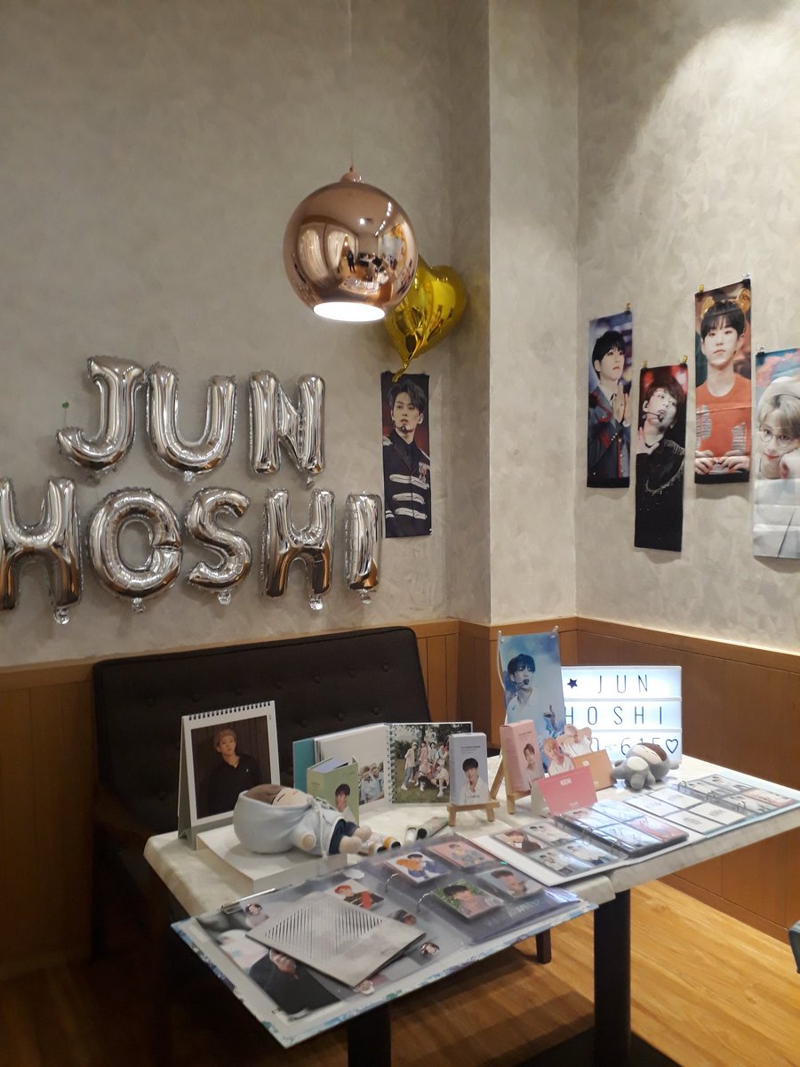 meowlyn17's tweet photo. Thx to those who organized both of the events I really love it! And tq for all the freebies!

#DANCELEADERSDAY 
#PRINCEHOSHIDAY 
#NUNUBEARDAY 
#A_Day_With_Jun 
#KWONSONDAY 
@caratbebecafe 
@AlwaysWithSVT1 https://t.co/aOc2y6A3gN