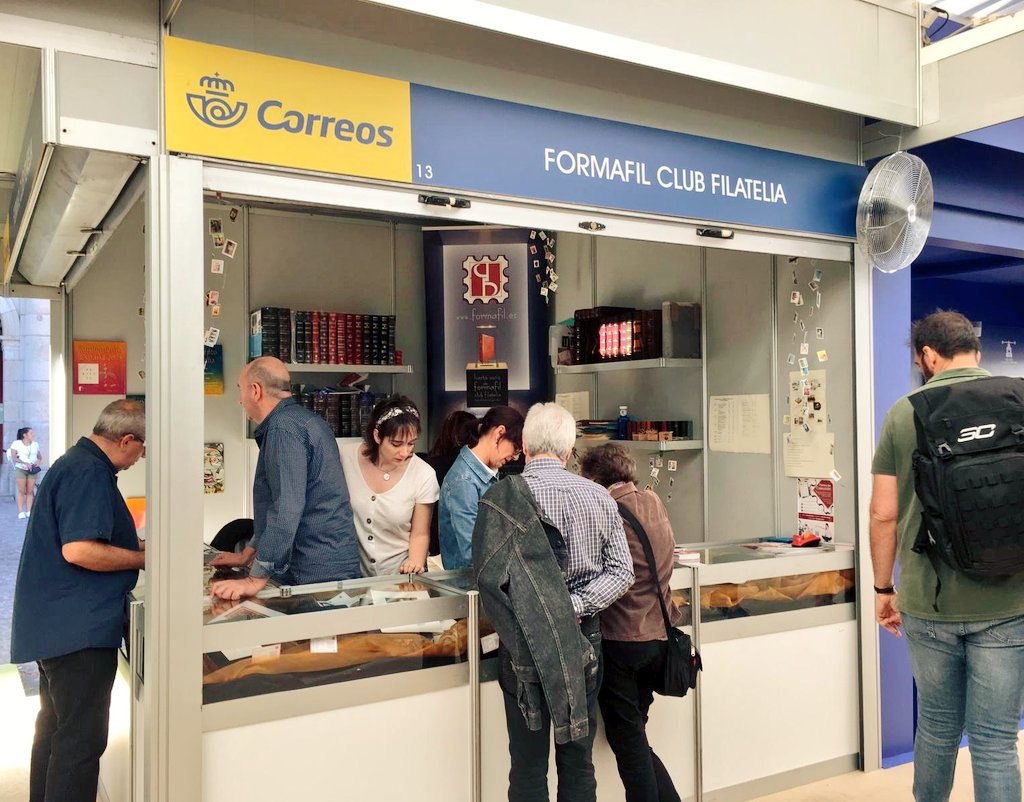 formafilClub's tweet photo. Arrancamos último día de la #FeriadelSello2019 en la #plazamayor de #Madrid un planazo para este #Domingo hasta las 14h!!! https://t.co/6UfqI8KKjq