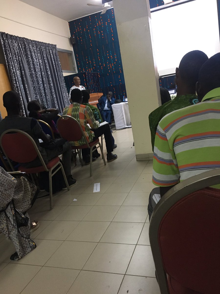 Professeur Ibrahima LY, intervenant à l’occasion de ce 15 juin 2019, lors de la cérémonie de lancement des activités de la journée mondiale de l'environnement à l'UCAD. Intervention axée sur les aspects juridiques permettant de lutter contre la pollution