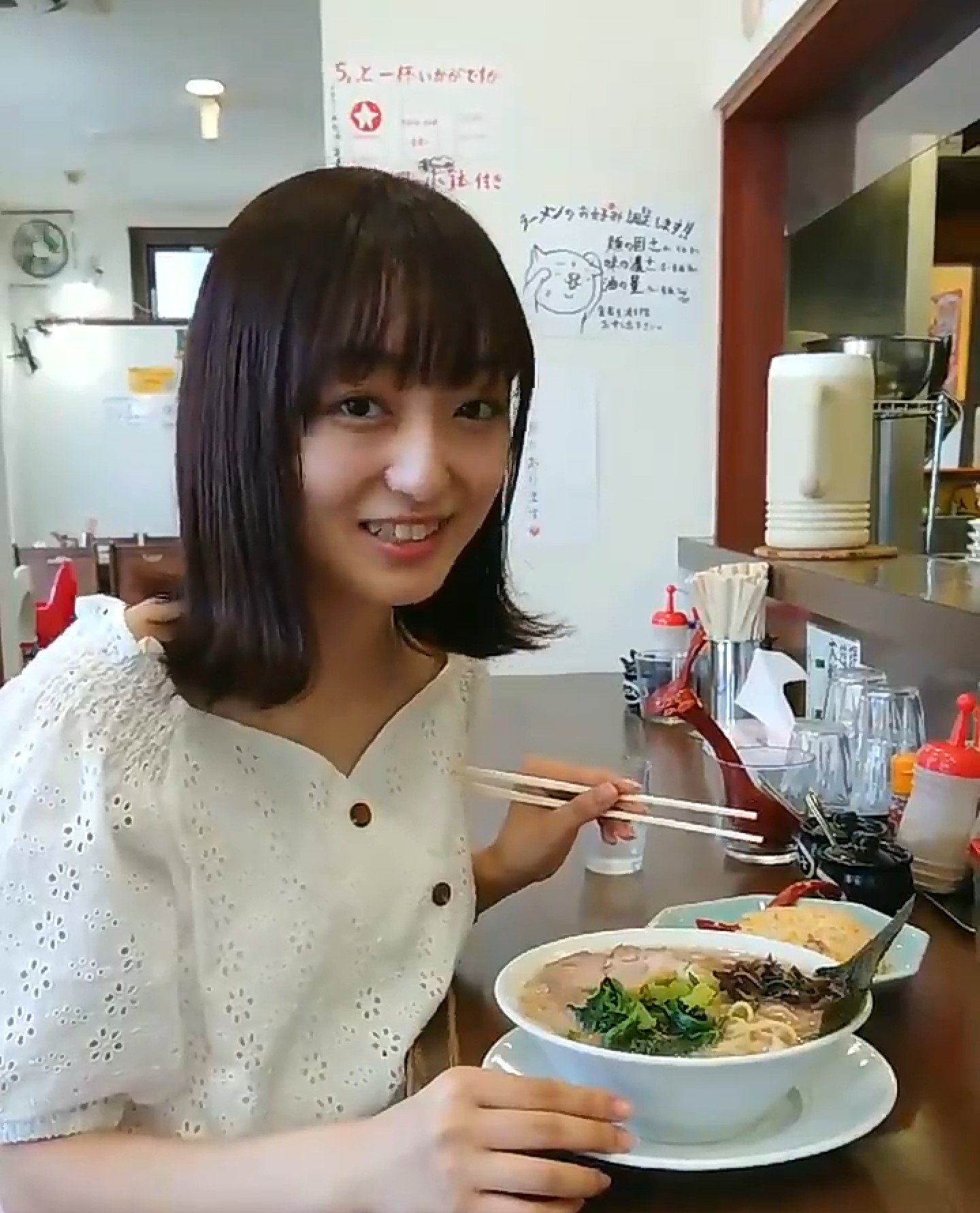 ট ইট র やみたん ꈍᴗꈍ ラーメンめいなが宇宙一可愛すぎてスマホの壁紙を変更しました S S 横浜ウォーカー8月号 7 発売 の連載 ラーメン女子部 を要チェック 日比野芽奈 T Co Xisbs73hos T Co L9ompffvwc ট ইট র