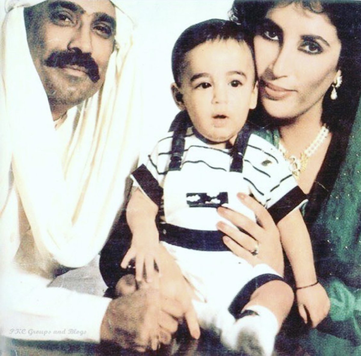 BBhuttoZardari's tweet photo. Your strength in times of adversity and your smile in trying times; Your resilience in the face of persecution and your calm in the eye of a storm. You live with your head held high and teach your children to do the same. #HappyFathersDay https://t.co/UgmFRVxPVF