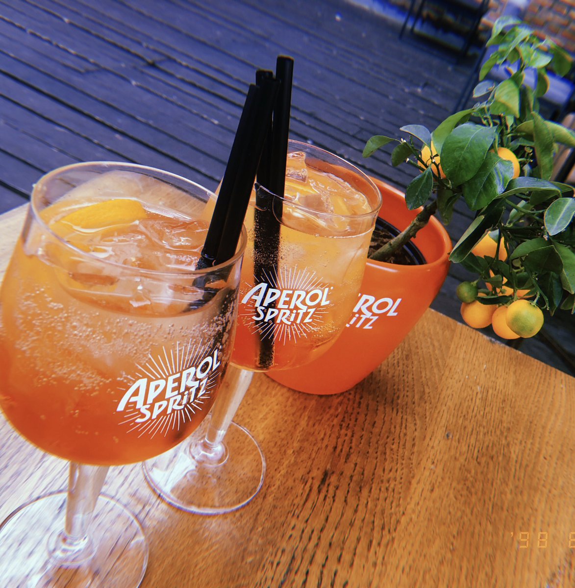 Carolaina07's tweet photo. Just one Aperol 🙈🥂 https://t.co/LriAP0x2P4