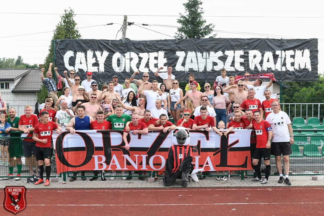 OrzelBaniocha's tweet photo. Dziękujemy wszystkim tym którzy byli wczoraj z nami. Jesteśmy dumni z osiągniętego wyniku sportowego w tym sezonie. Jako beniaminek kończymy sezon na 3 pozycji. Wielkie brawa należą się naszym kibicom którzy wspierali nas przez cały sezon. W następnym sezonie wrócimy silniejsi. https://t.co/hn7MpMMRH8