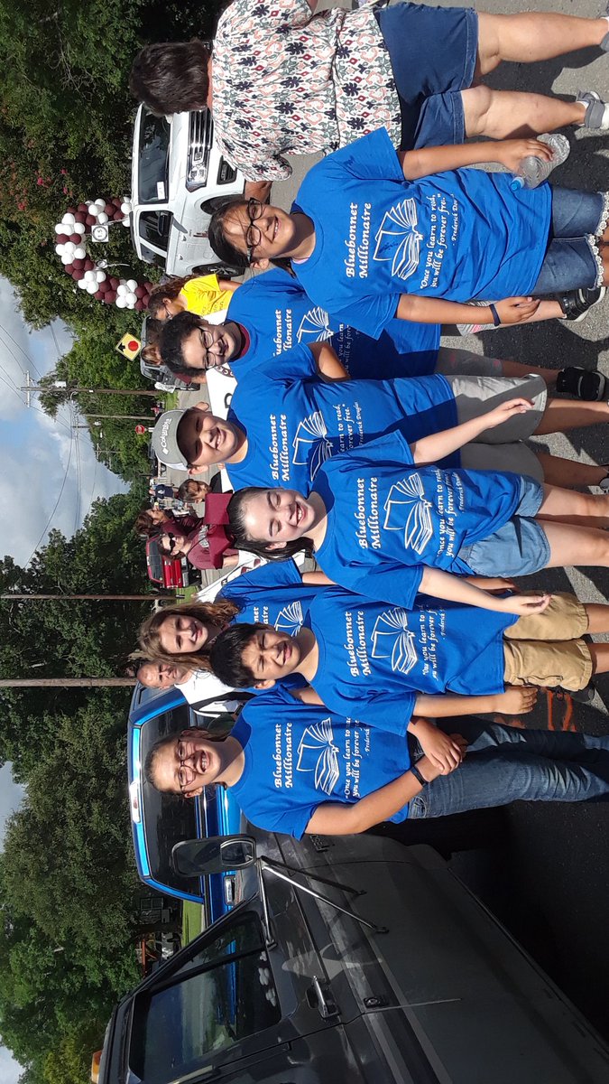 SusanMoneyhon's tweet photo. Bluebonnet Millionaires get ready for the 2019 Chisholm Trail parade.#LockhartLeading #BBProud https://t.co/EKsBMgWI9A