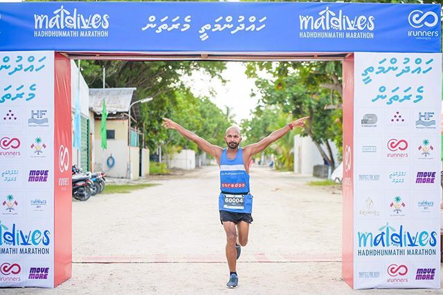 hammettz's tweet photo. Zombie finish just after sunrise 🧟‍♂️ 🌅 🏃🏾‍♂️ .
.
.
📷 winka.pic 
@ooredoomaldives @profitness_mv #ultrarunning #hadhdhunmathimarathon https://t.co/AbYHvlbsvi