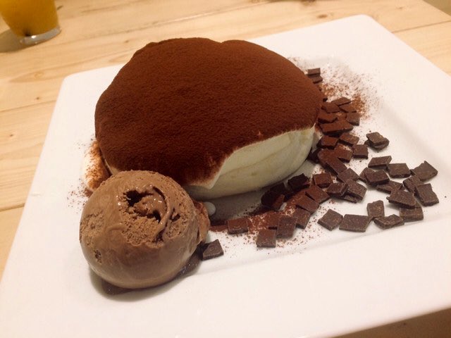 もぐもぐるめ 札幌 Pa Twitter パンケーキストア ロバロバ サッポロファクトリー2条館 2階 こちらのパンケーキはスプーンでいただく珍しいお店です マスカルポーネチーズを贅沢に使用したパンケーキはふわ トロトロ絶品 新食感 人気はティラミス