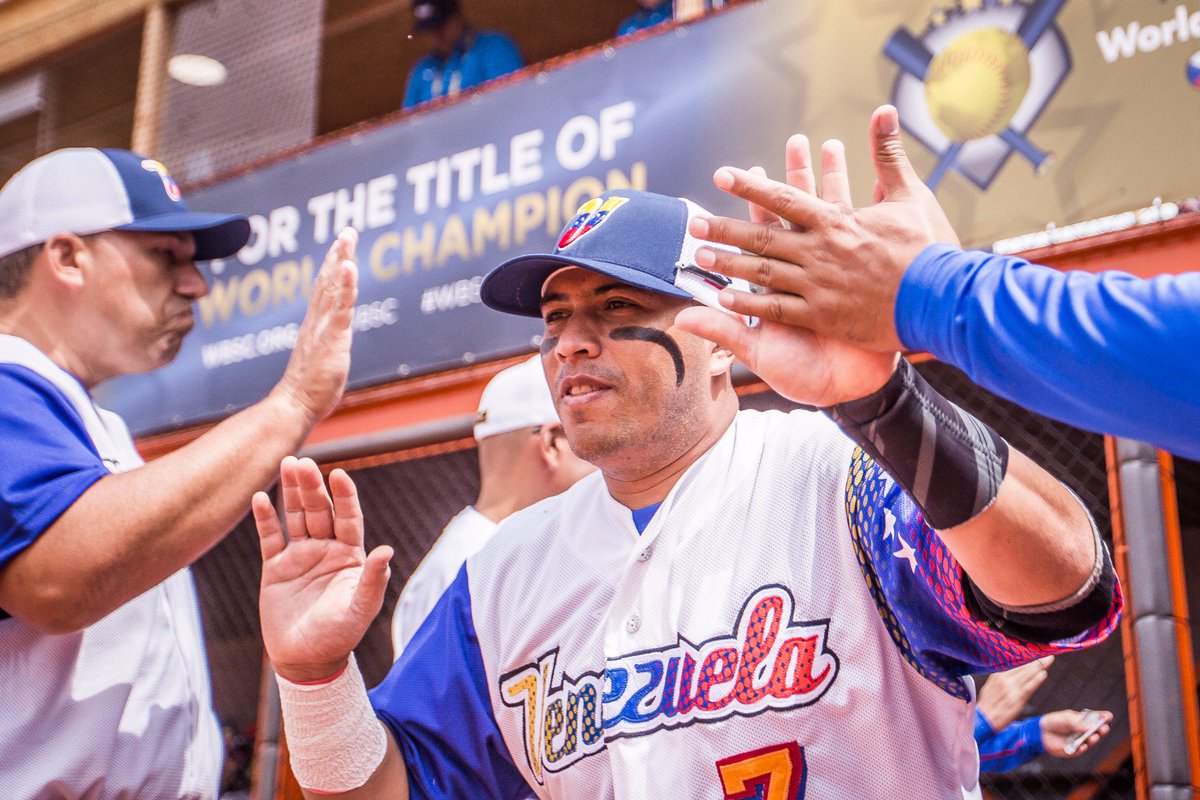 WBSC's tweet photo. 🇻🇪🇻🇪🇻🇪 Venezuela extra-inning NO HITTER #wbscmenssoftball https://t.co/jPRr7eAHWN