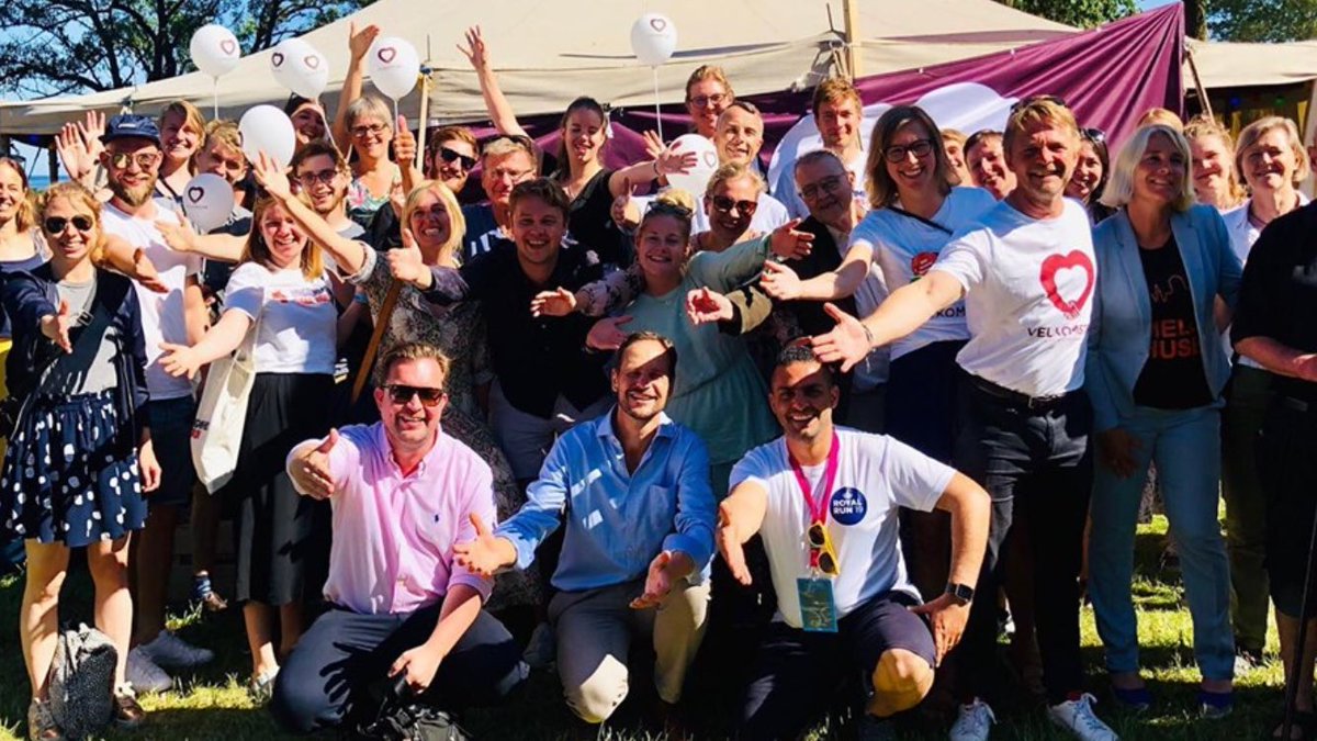 Boltoft's tweet photo. Hjerteligt velkommen hjem! Når du har fået en lur, så husk at give og dele de varme velkomster, sådan som vi aftalte på #fmdk #dkcivil @Velkomstalliancen https://t.co/4uYoHFTSss
