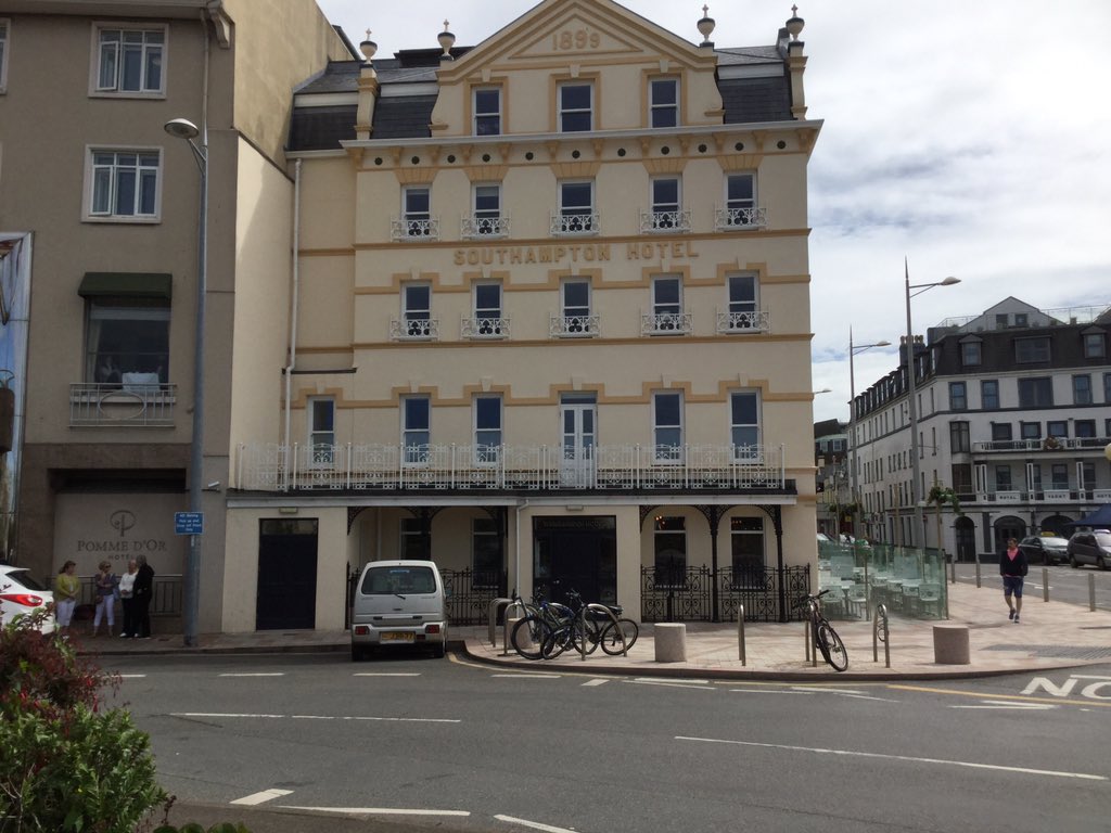 badjackers's tweet image. Where ever you go, you can still find quality 😇🐰 #SaintsFC @SouthamptonFC #StHellier #Jersey