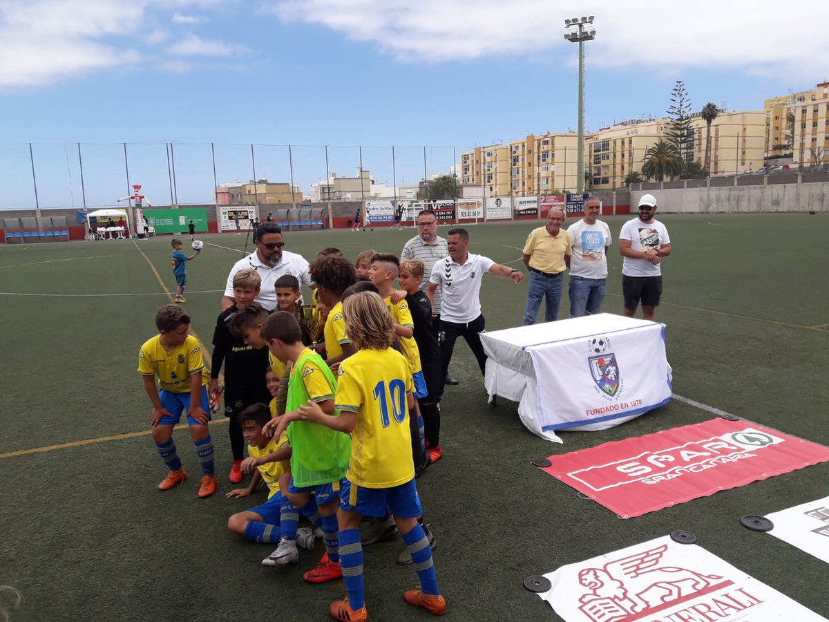 FFLasPalmas's tweet photo. #️⃣ #CopaDeCampeonesAlevín 
La @UDLP_Cantera se proclama campeón de Primera tras vencer en el tercer partido del triangular al @cdUnionMoral (4-2) https://t.co/hMu99cyKEO