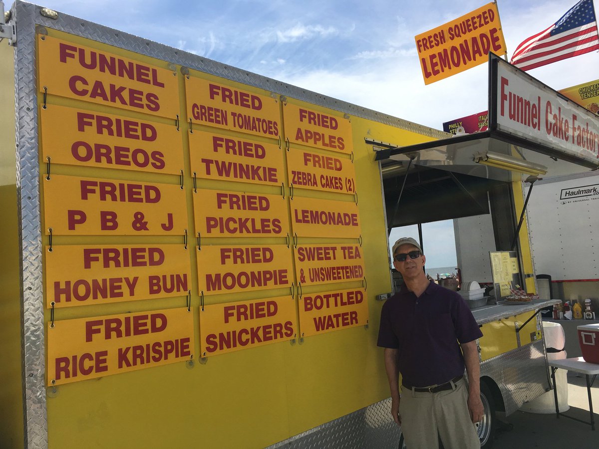fbatten's tweet image. Lots of food choices at the Boardwalk Art Show yesterday