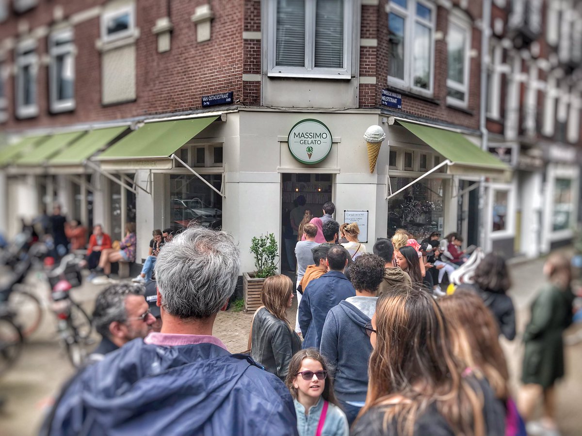 imokum's tweet photo. Always a line @massimogelato #ice #ijs #heerlijk https://t.co/ykkzHspasx