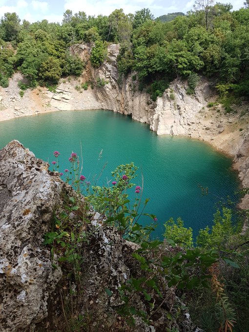 Bon dimanche &agrave; vous mes ch&eacute;ris 😘 Envie de sauter avec moi ?  Il fait trop chaud 🌞🌡 Vive le sud ahah 😍<a href="/tag/covid19"class="tags"><span>#covid19</span></a><a href="/tag/coronavirus"class="tags"><span>#coronavirus</span></a>