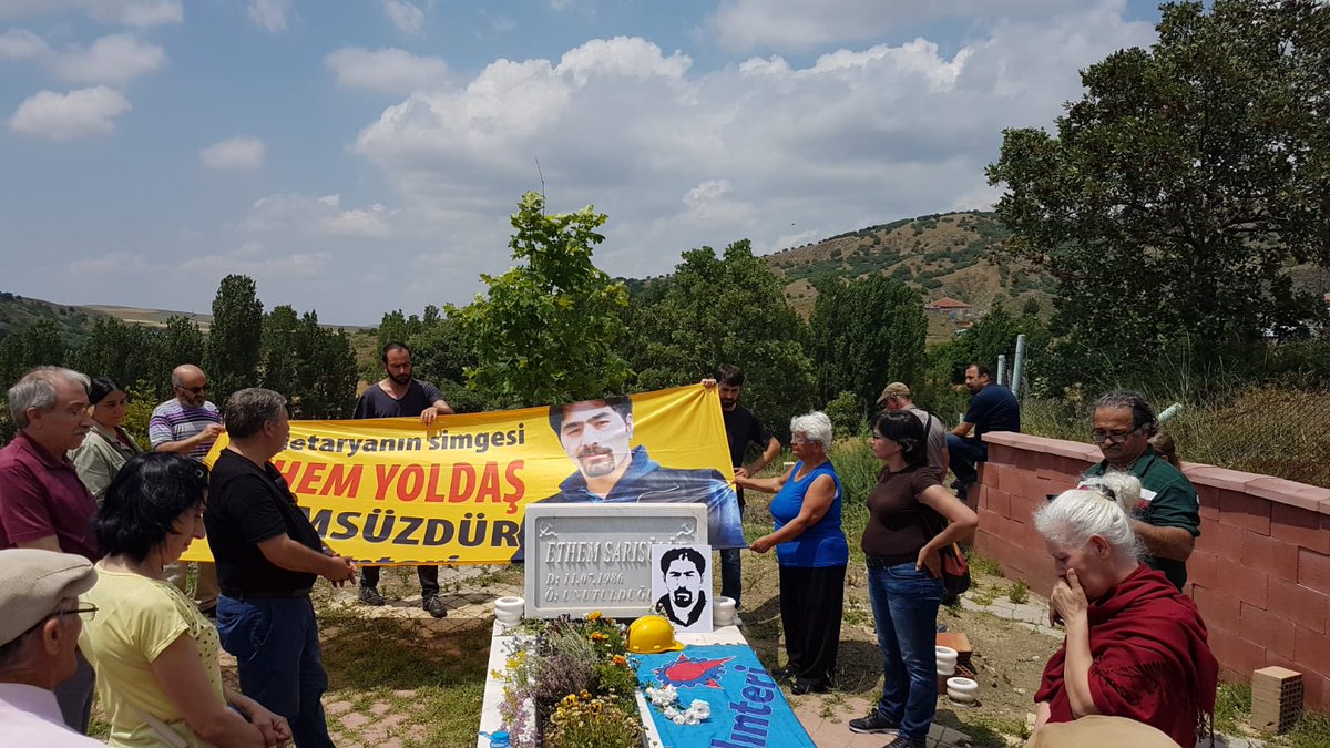 Ethem'in katlinin 6. yılında yoldaşları O'nu yalnız bırakmadı.
#ethemsarısülük 
Ethem Yoldaş Ölümsüzdür !