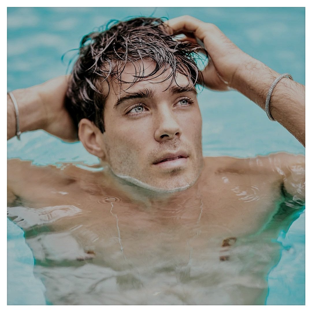 — ;

"Capture the little moments."