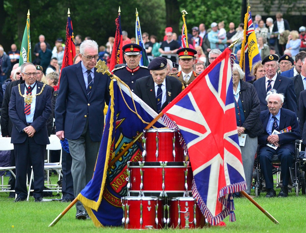 Fabulous day in Sheffield commemorating #DDay75thAnniversary with #Normandy veterans from Yorkshire. We laid wreaths with branch chairman Gordon Drabble in Norfolk Park in front of 100s, including Army, RM and Sea Cadets and Sheffield UOTC followed by a superb Lancaster fly-past.