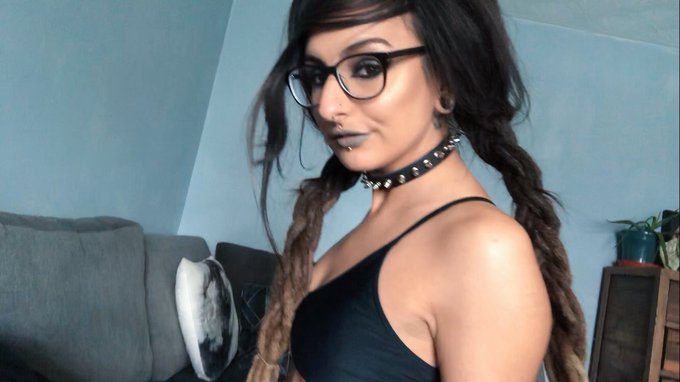 Sneaky peek of things to come 😜 https://t.co/xVRxoigSyc<a href="/tag/bdsm"class="tags"><span>#bdsm</span></a><a href="/tag/nippleclamps"class="tags"><span>#nippleclamps</span></a><a href="/tag/clitclamp"class="tags"><span>#clitclamp</span></a>