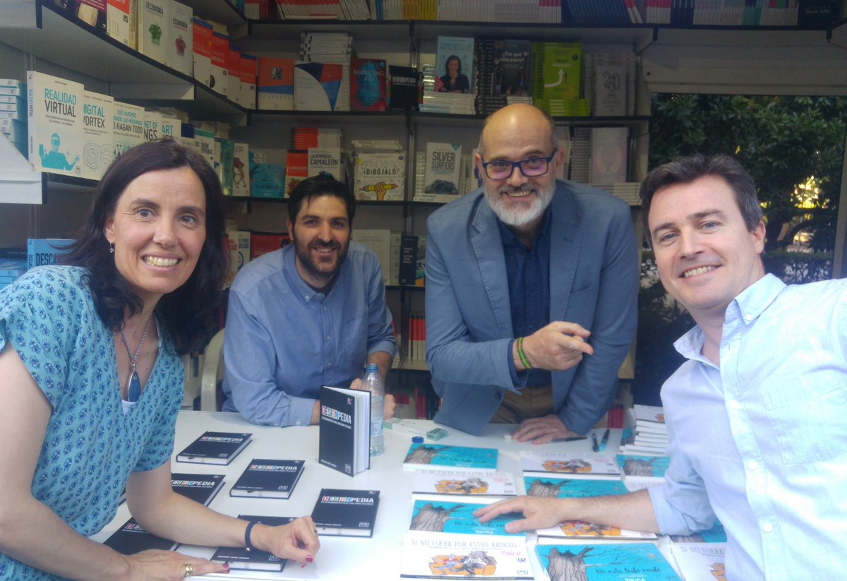 Ayer en la feria del libro compartiendo caseta con el gran <a href="/PUEBLAdibujante/">PUEBLA</a> y <a href="/RafaZaragozaTC/">rafaelzaragoza</a> un lujo de tarde entre "pensadores visuales". Muchas gracias a todos los que vinisteis a vernos!