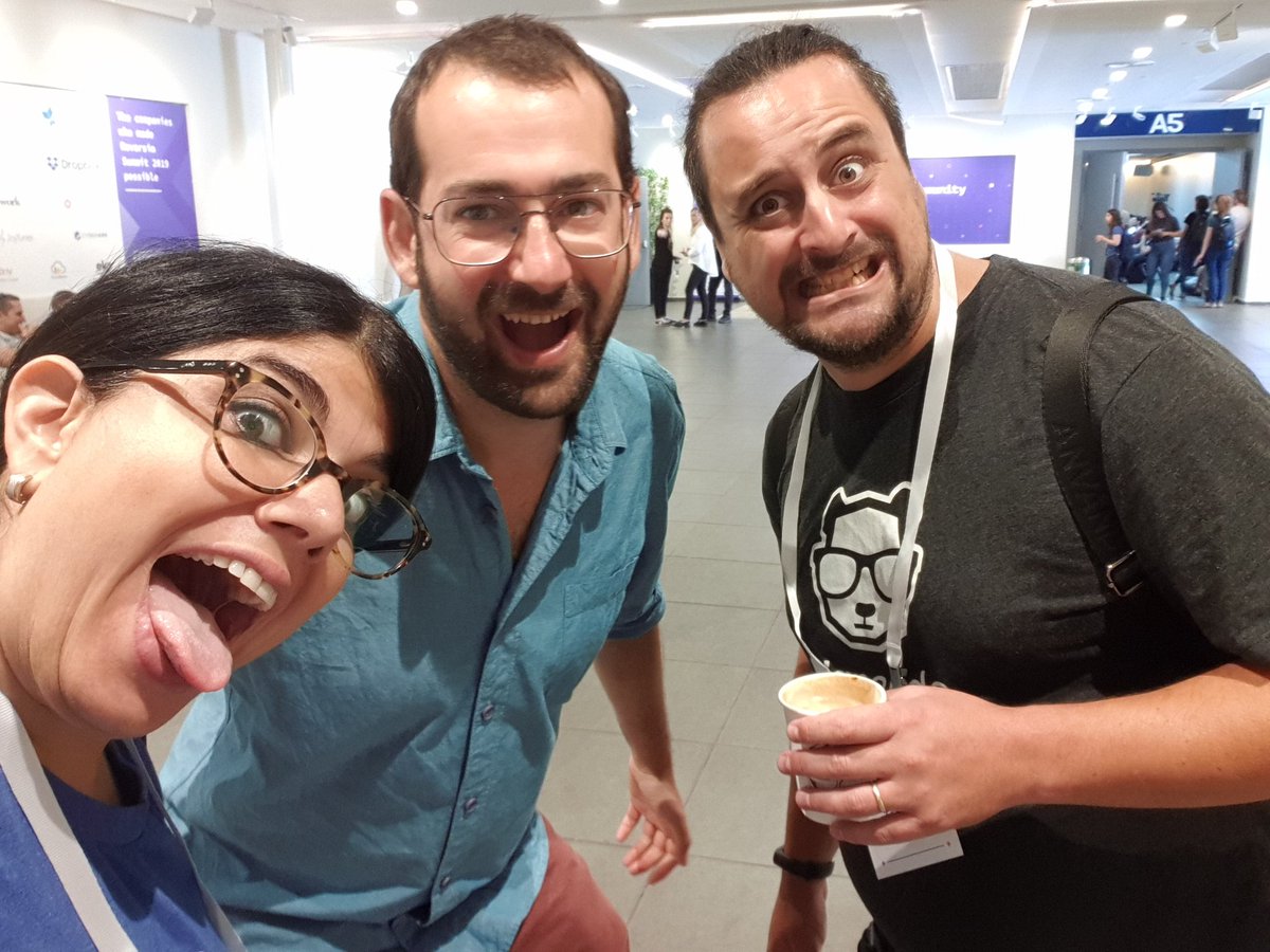 shar1z's tweet image. Reunion selfies ❤️ with old friends. #reversim #angularup #8200