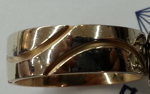 KruvMan's tweet photo. IMPORTANT: Please re-tweet this.

On June 13th, I've #lost a very personal item in #Amsterdam. It's my wedding ring. I've exhausted the standard channels - I've only been to two places with it, and neither had found it. I need your help.

Willing to reward, no questions asked. https://t.co/dj4ZVc03cI