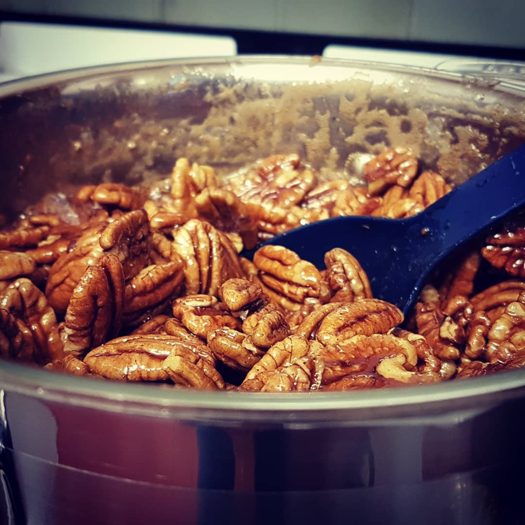 TheCanadianCot's tweet photo. Happy #FathersDay!  These moreish spicy #candiedpecans went down a storm at yesterday's #schoolfair, and almost entirely as gifts for #dads.  They are also my #personalfavourite right now! https://t.co/6bBB2ehUig