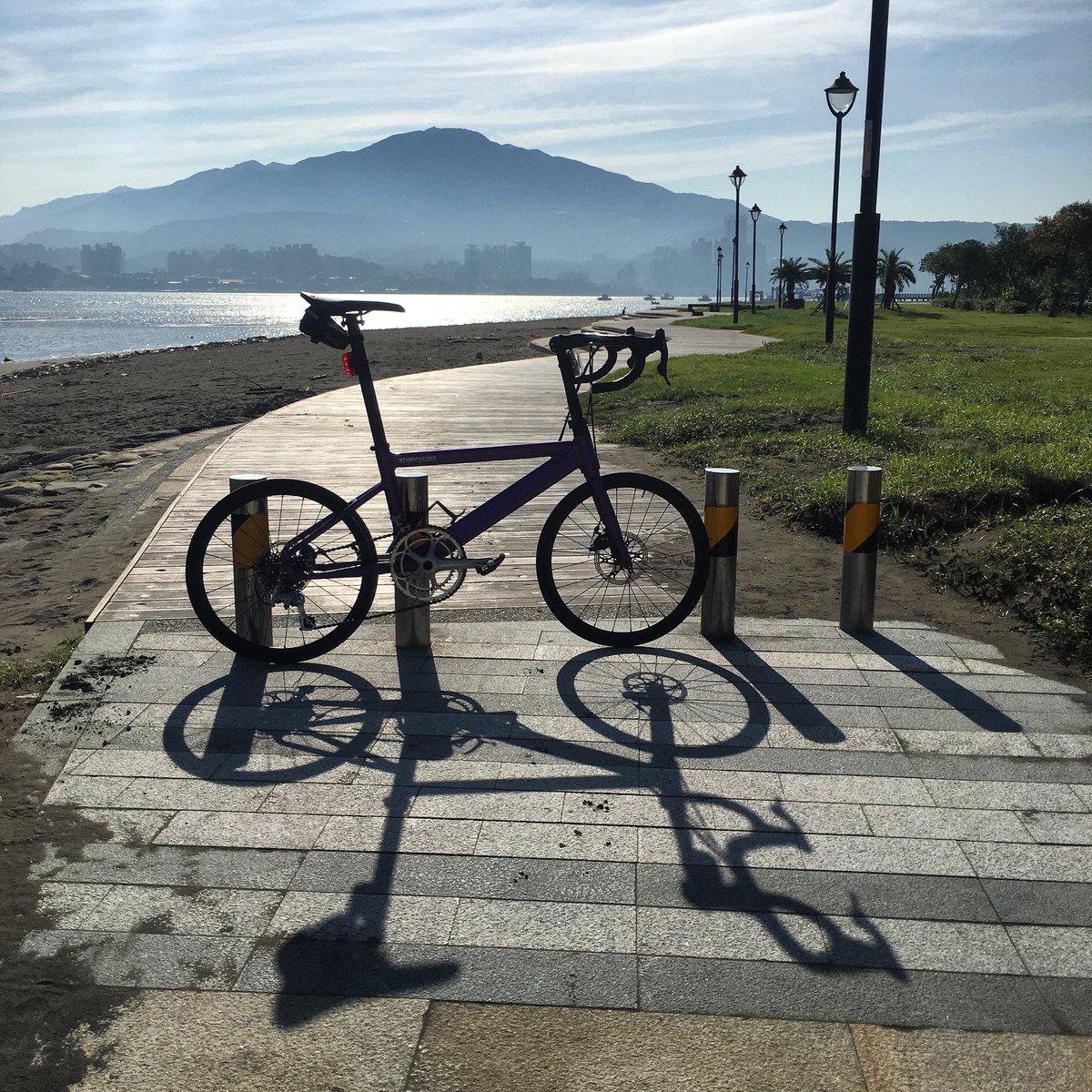 stijncycles's tweet photo. Before the heat...
ๆใใๆฅใๅใซ #ๆฉๆใตใคใฏใชใณใฐ
ใป
#earlybird #beforetheheat
#weekendwarrior
#campagnolo #trpbrakes #sellesanmarcoregale #formosa #discovertaiwan #cyclinglife #่ช่ปข่ปใฎใใ็ๆดป #้ฝๆๅฑฑ https://t.co/KfwoQRxkv8