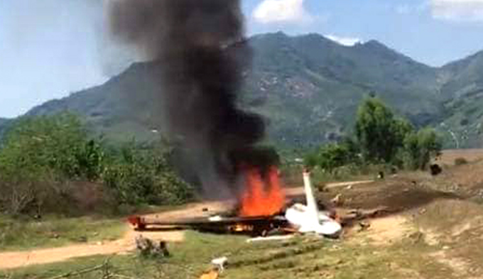 scramble_nl's tweet photo. Crash Vietnam People's Air Force Yak-52. Read more at https://t.co/cf8jhwhEC8 (photo Thijs van der Laaken)
#Avgeek #VPAF #Yak52 #920ATR https://t.co/dR7NvDiWOF