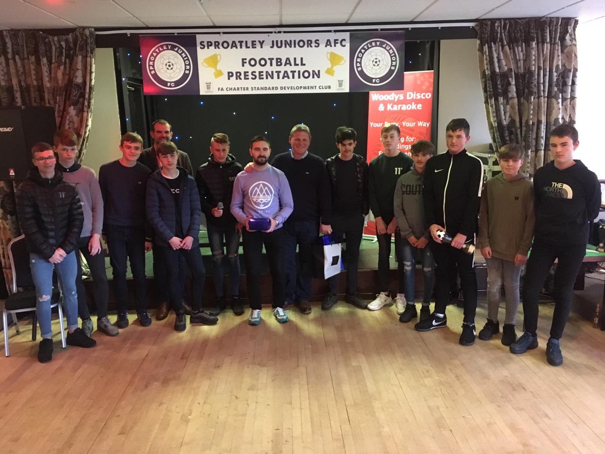 JuniorsU14's tweet photo. A massive well done to the Sproatley Juniors Under14’s this past season , so proud of your achievements, a fantastically talented team always working hard for each other 👏🏻👏🏻⚽️ https://t.co/20524g2MLO