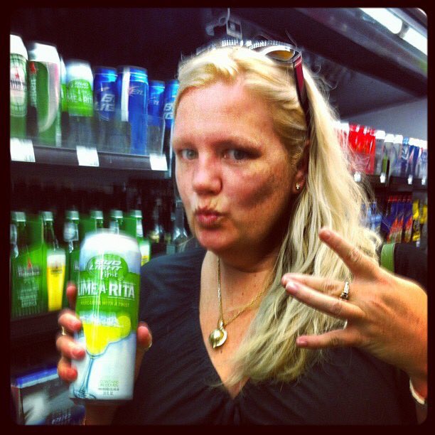 jokendray's tweet photo. Little known fact - I flew in bags of killer pythons when I was in the #MasterChefAu house #snakeaddict #MammaJo #truestory https://t.co/bNEae26U2X