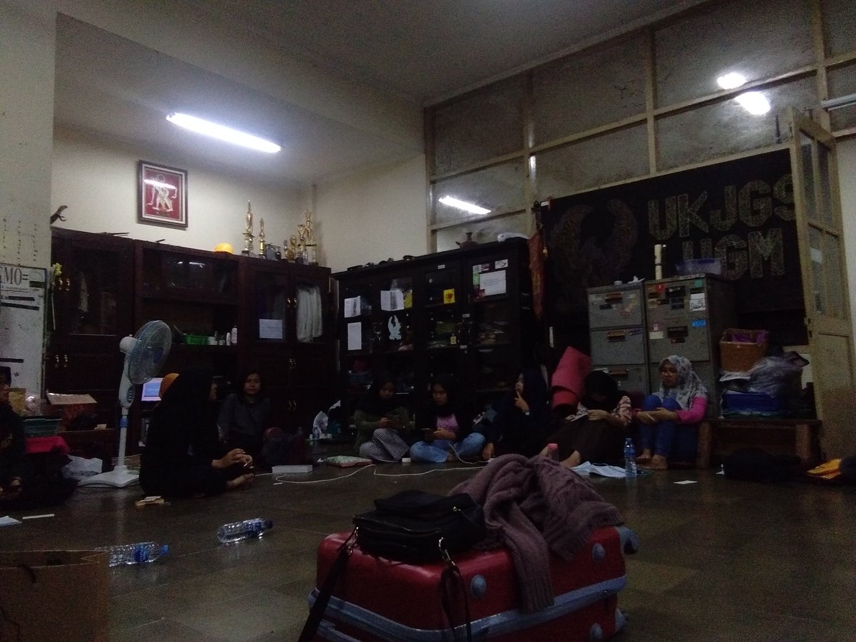 Para Pengurus Harian UKJGS lagi pada rapat nih, kira-kira bahas apa ya? Hehe