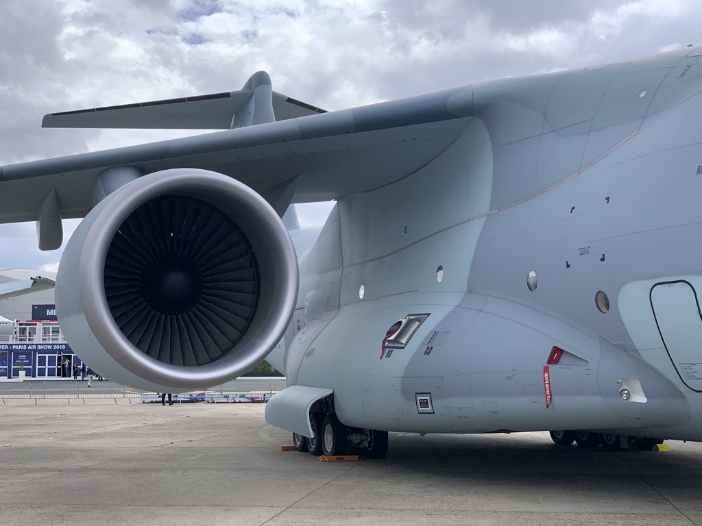 اليابان تستكمل مشروع تطوير طائرة الشحن العسكري  kawasaki c-2 D9LLKylU8AIa9mH