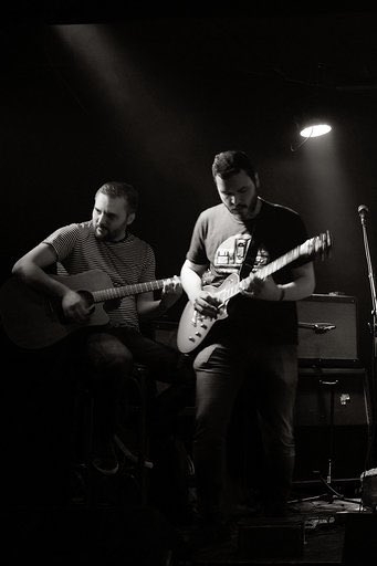 DidierMaisto's tweet photo. Super concert hier soir à Bastille ! Merci les Amis pour vous être déplacés ou avoir suivi le Facebook Live ! Et à très vite pour de nouvelles aventures ! ❤️🎸🎤 #PinkFrogs https://t.co/yH0hzXLEGG